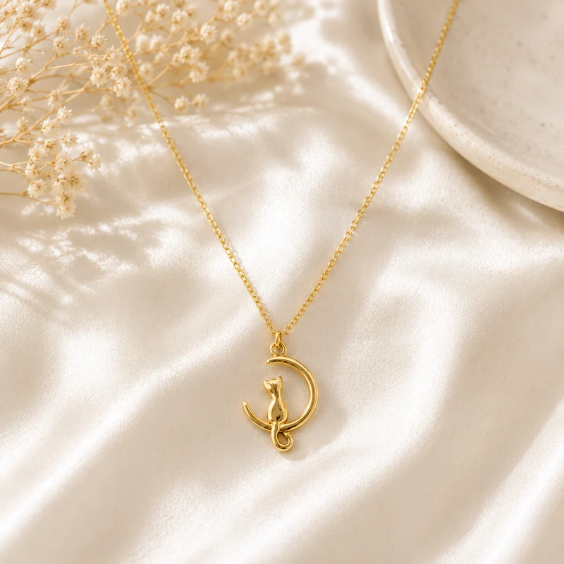 Collar Acero inoxidable Dorado Gato en la Luna