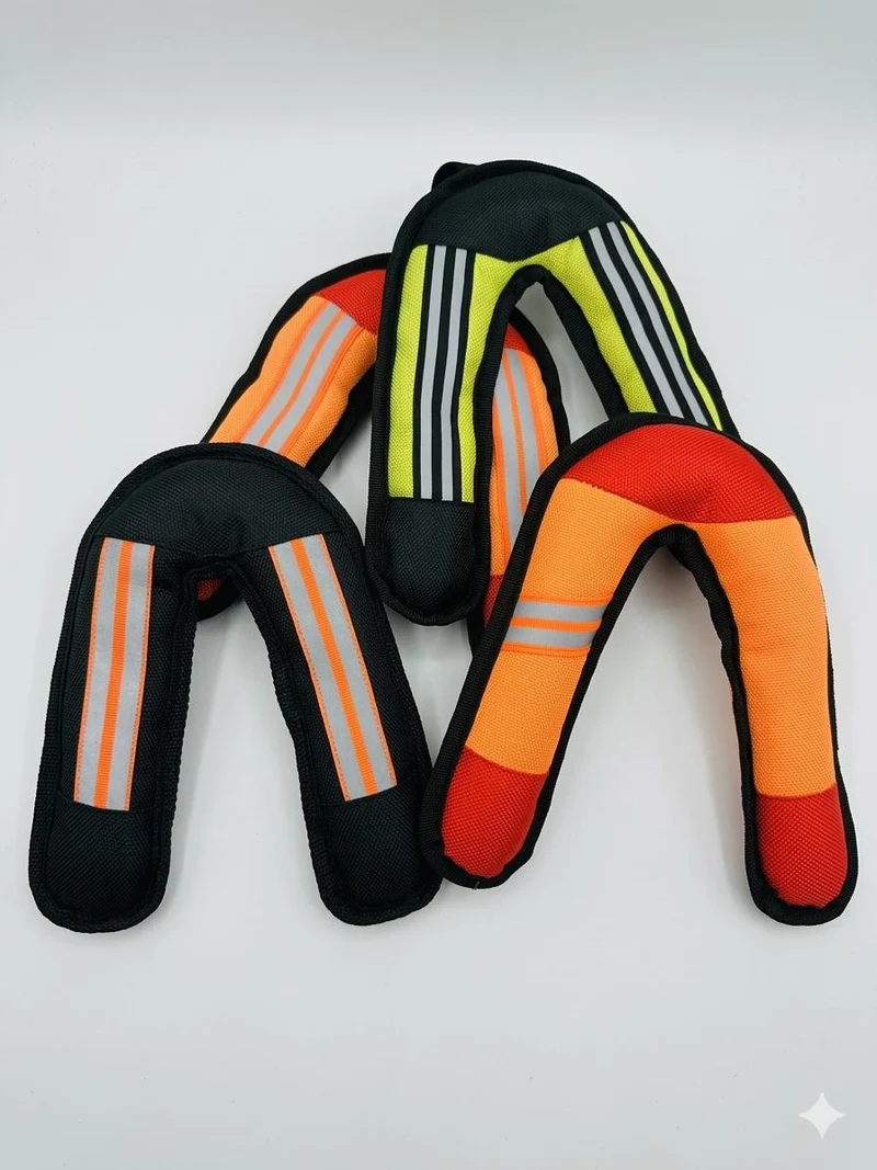 Juguete en Forma de V de Nylon Flotante con Bandas Reflectantes – Para perros en agua y poca luz