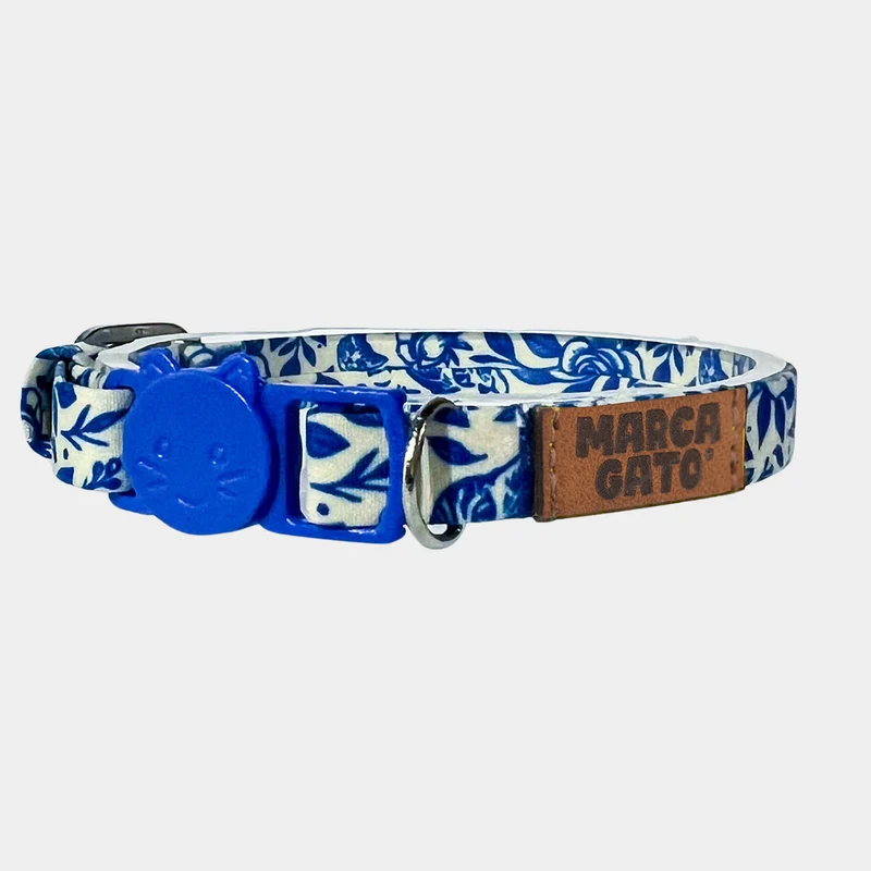 Collar Blue Cats and Roses